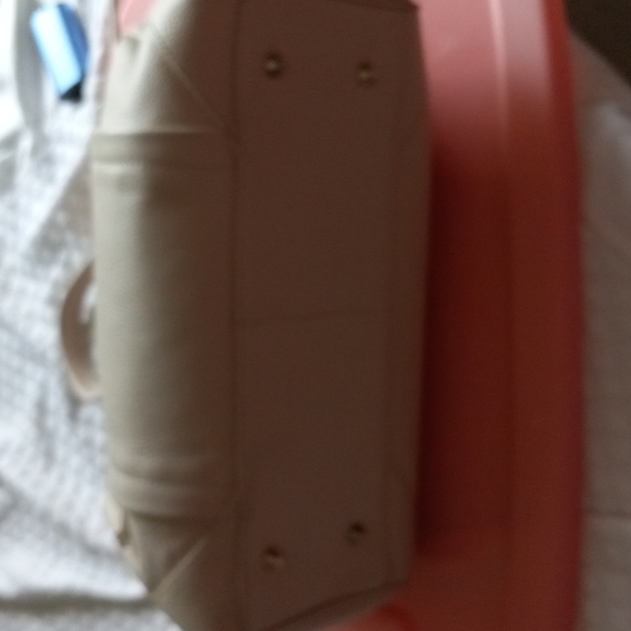 Like new beautiful cream color hand bag Ora delphine - Picture 3 of 5